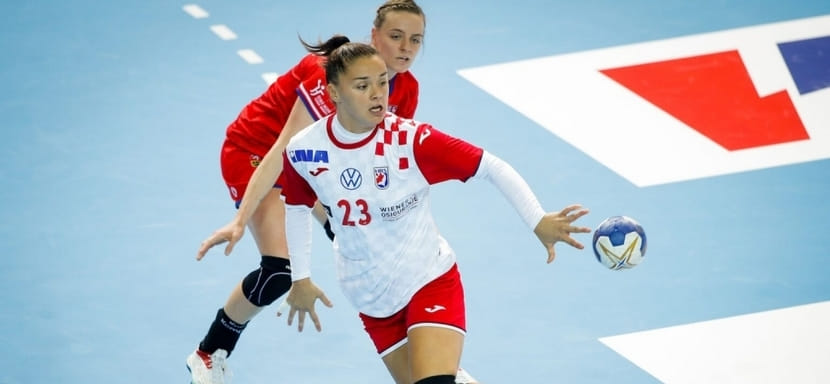 Румыния. Правая полусредняя сборной Хорватии Катарина Павлович со следующего сезона будет выступать за "Байя-Маре"