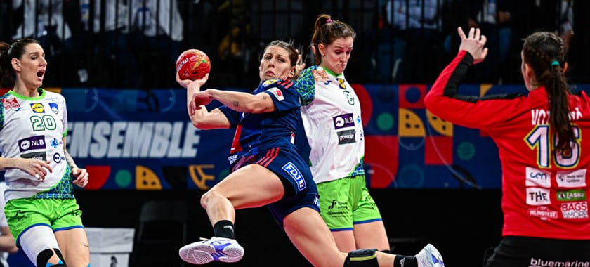 ЧЕ-2024. Сборная Франции снова разгромила команду Словении и прошла в финальную часть топ-турнира, хорватки дома уступили румынкам