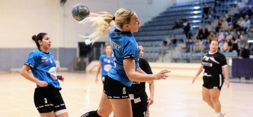 Израиль. Правая крайняя с российским гражданством Керен Катрин Теплицкая продолжит защищать цвета "Маккаби" из Рамат-Гана