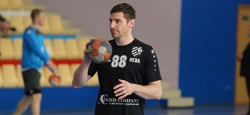 Суперлига. Опытный правый полусредний Евгений Цахариас, покинувший "Неву", продолжит карьеру в астраханском "Динамо"