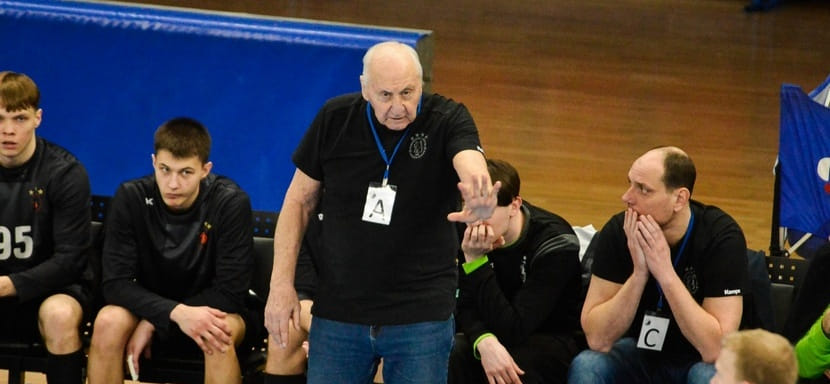 Олимпийский чемпион, рулевой "Чеховских медведей" Владимир Максимов награждён орденом "За доблестный труд"