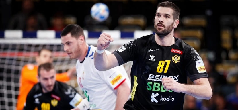 Левый полусредний сборной Черногории Вуко Борозан продолжит карьеру в клубе "Аль-Худа" из Саудовской Аравии