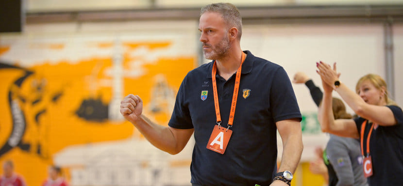 Венгрия. Роланд Хорват покинул пост главного тренера "Эрда" после девяти поражений подряд в чемпионате