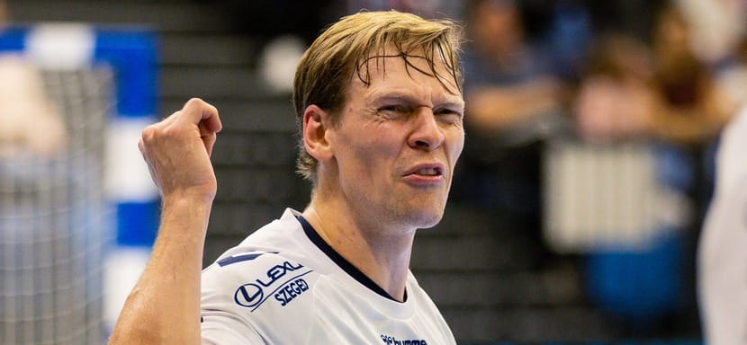 Разыгрывающий сборной Исландии и венгерского "Пика" Янус Смарасон избежал разрыва "крестов"