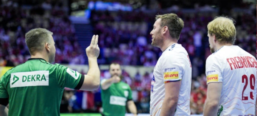 Датский эксперт Даниэль Свенссон о видеопотворах: "Гандбол начинает становиться уродливым и скучным"