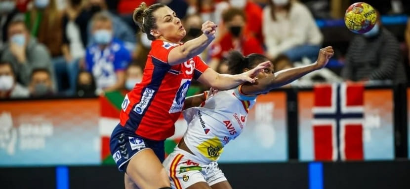 ЧМ-2021. Нура Мерк: "Впереди финал с француженками. Это классика. Очень рада сыграть с ними в главном матче"