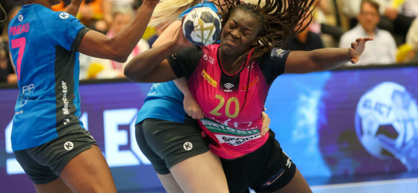 Лига чемпионов. Линейная сборной Испании Лиза Тчаптчет продлила контракт с норвежским "Кристиансандом" на два года