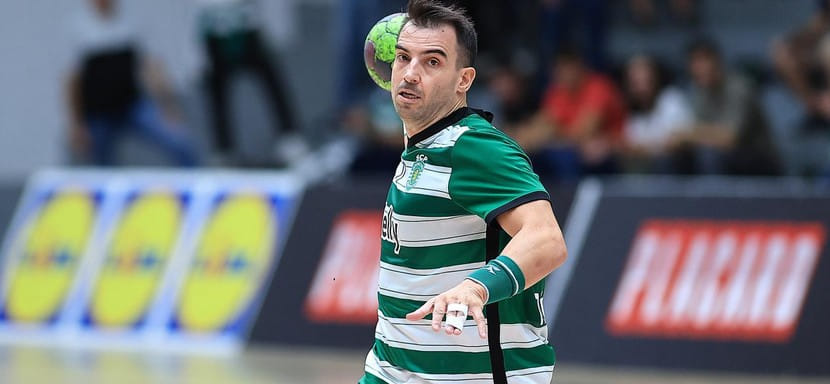 Португалия. 38-летний испанский полусредний Карлос Руэсга принял решение расстаться с лиссабонским "Спортингом"