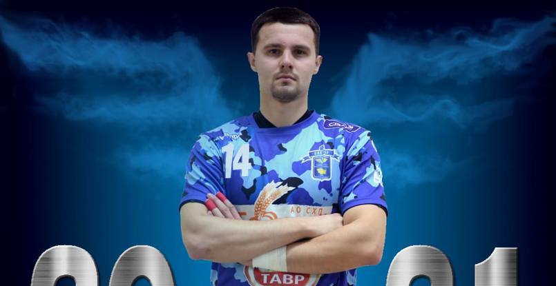 Суперлига. Правый полусредний ставропольского "Виктора" Максим Куретков продлил контракт с клубом. Соглашение рассчитано на год