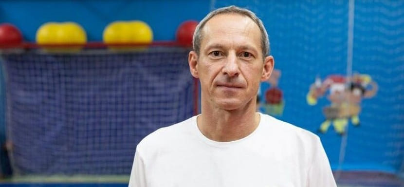 Россия. "Без травм и с хорошим настроением!" Олимпийский чемпион Денис Кривошлыков поздравил "Ладу" с предстоящими праздниками