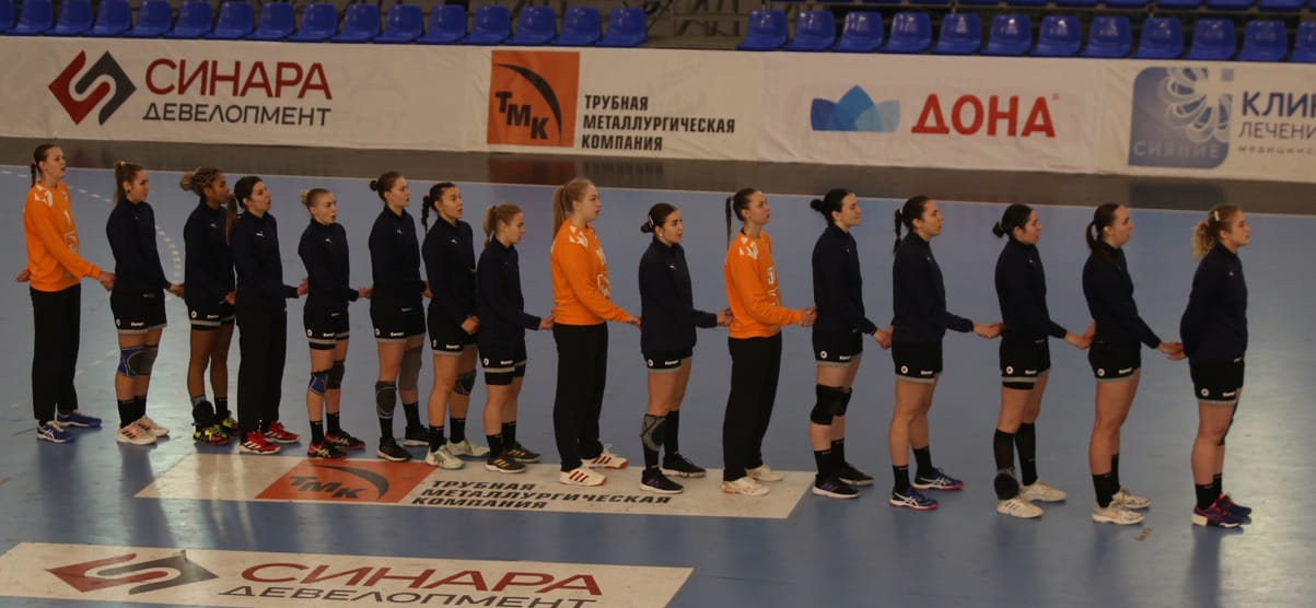 Olimpbet Суперлига. "Динамо-Синара" отправилось в выездное турне. В составе команды шестнадцать гандболисток