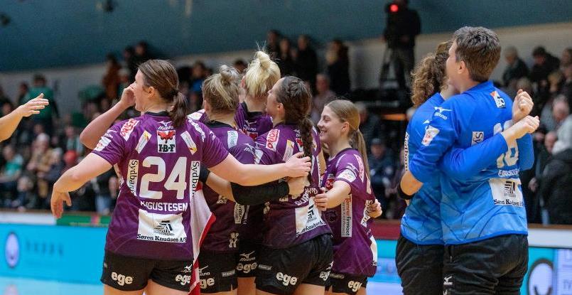 Дания. Женщины. "Хернинг-Икаст" обыграл "Орхус" и вышел в полуфинал чемпионата