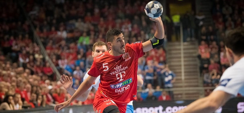 Венгрия. Правый полусредний сборной Египта и "Веспрема" Яхья Омар больше не сыграет в этом сезоне из-за травмы колена