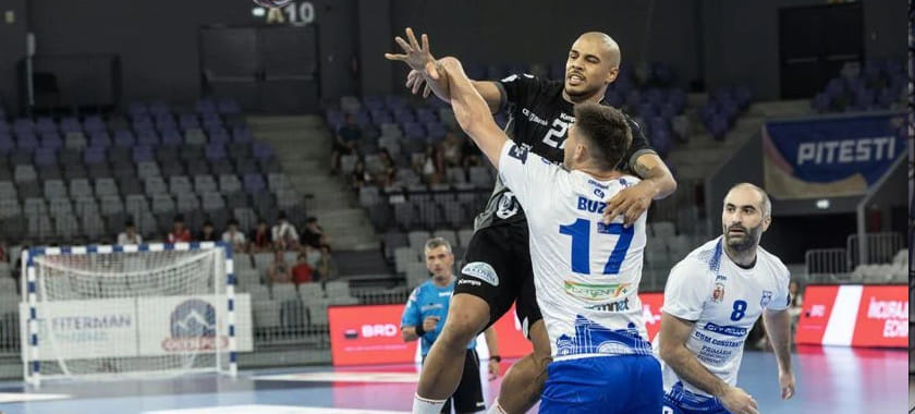 В первом туре чемпионата Румынии 9 голов Виталия Комогорова и Николая Алёхина не спасли "Констанцу" от крупного поражения в матче с "Динамо"