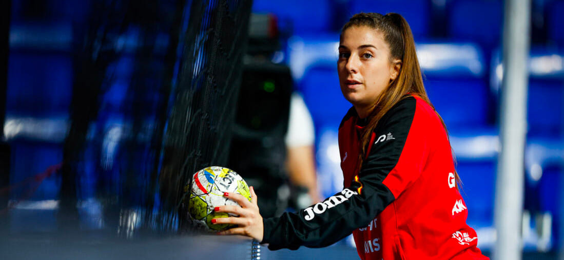 Румыния. Ещё один новичок в "Бухаресте". Испанка Хеннифер Гутьеррес из "Рапида" летом заменит Сирабу Дембеле-Павлович на левом краю