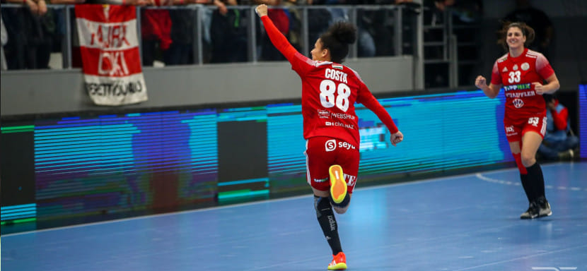 Венгрия. "Дебрецен" Карины Ежиковой уверенно разобрался с "Эрдом" в единственном матче дня