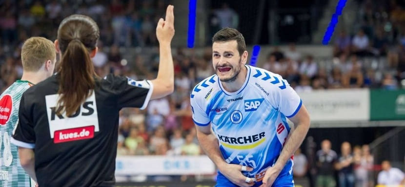 Греция. Официально. Хорватский полусредний Иван Слишкович продолжит карьеру в "Олимпиакосе"