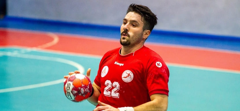 Olimpbet Суперлига. Аргентинский линейный "Донских Казаков"-ЮФУ Гастон Моуриньо продолжит карьеру в московском ЦСКА