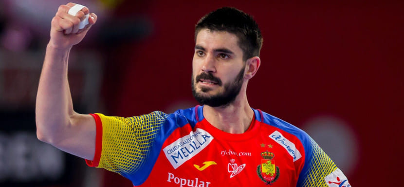 Бундеслига. "Киль" заключил однолетний контракт с правым полусредним Эдуардо Гурбиндо, который расстался с бухарестским "Динамо"