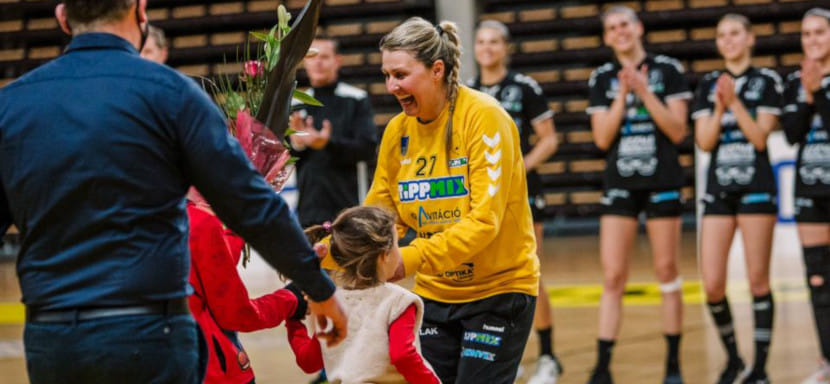 Венгрия. Голкипер сборной Сербии Катарина Томашевич продлила контракт с "Сомбатхеем". В команде остается и украинка Лилия Горильская