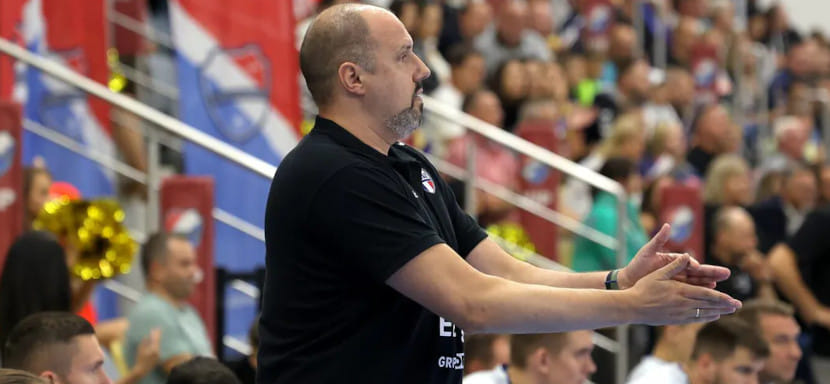 Польша. "Калиш" расстался с главным тренером Павелом Нохом. Новым рулевым команды назначен экс-рулевой "Гвардии" Рафал Куптель