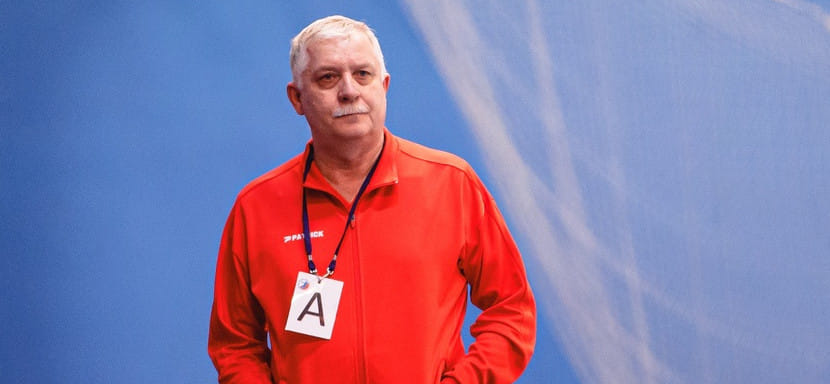 Olimpbet Суперлига. Николай Измайлов: "В перерыве между турами начали разучивать защиту 5-1. Многие игроки индивидуально к ней ещё не готовы"