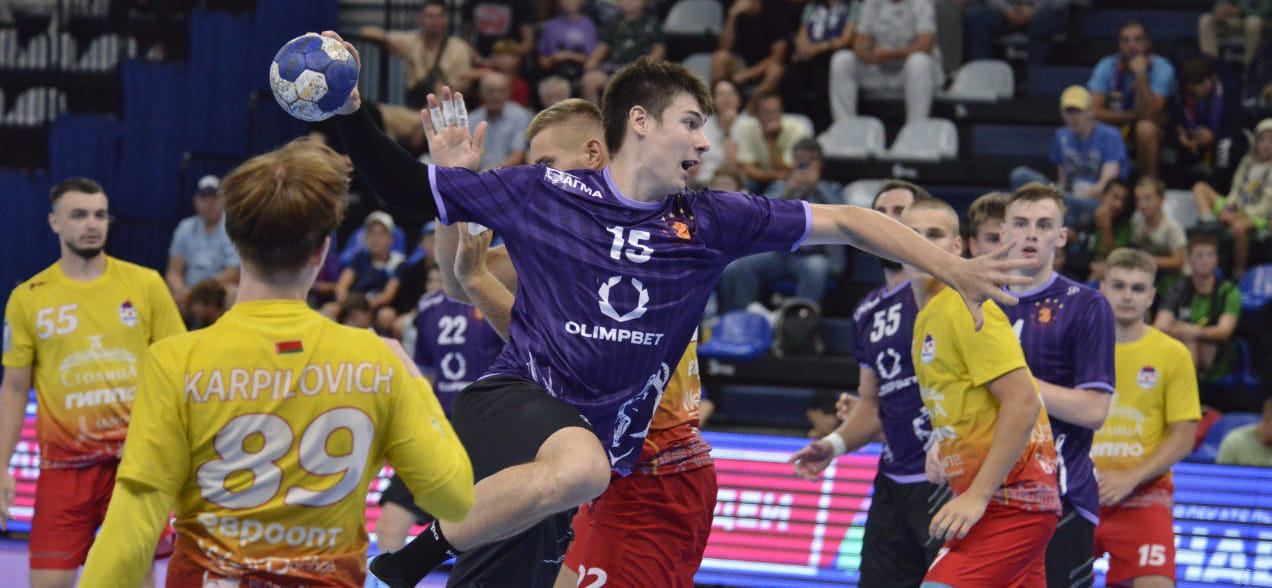 Помощь из Бухареста и битва юнцов из Чехова и Минска. Чем запомнился первый день Кубка губернатора