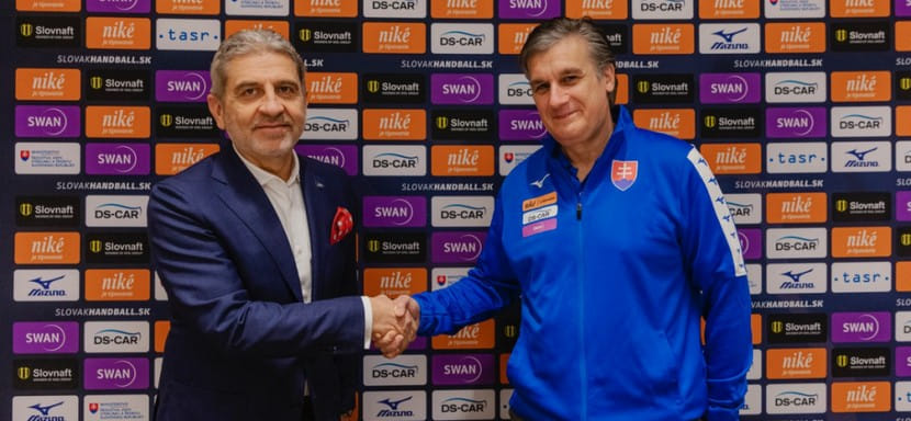 Экс-рулевой национальных команд Испании и Бразилии 59-летний Хорхе Дуэньяс возглавил женскую сборную Словакии