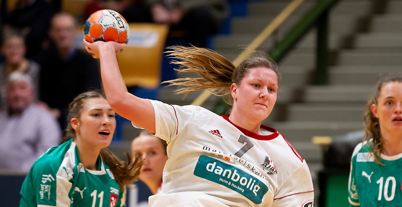 Дания. Линейные Симоне Монсруд Педерсен и Софи Бардрум продолжат выступать за "Аякс"