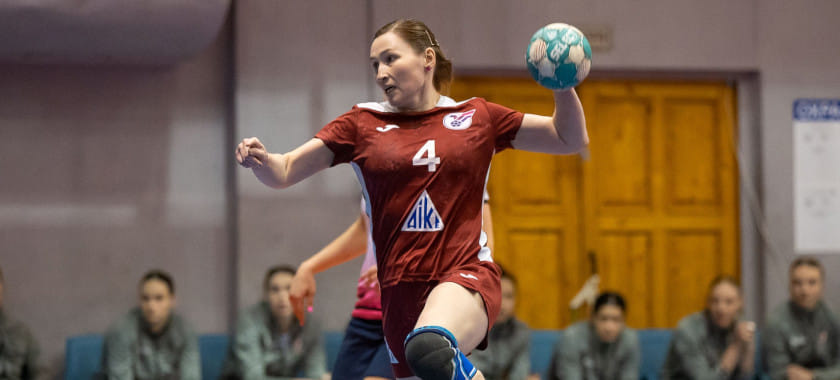 Olimpbet Суперлига. Правая крайняя "Университета" Виктория Вахрушева впервые в карьере забросила 10+ мячей за игру, установив рекорд результативности