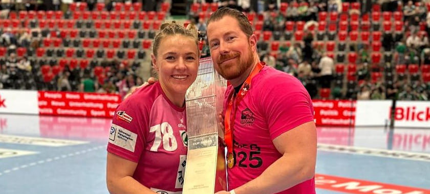 Девушка мечты. Наталья Василевская: "Саймон женился на мне из-за ротвейлера. А я вышла за него из-за оружия"