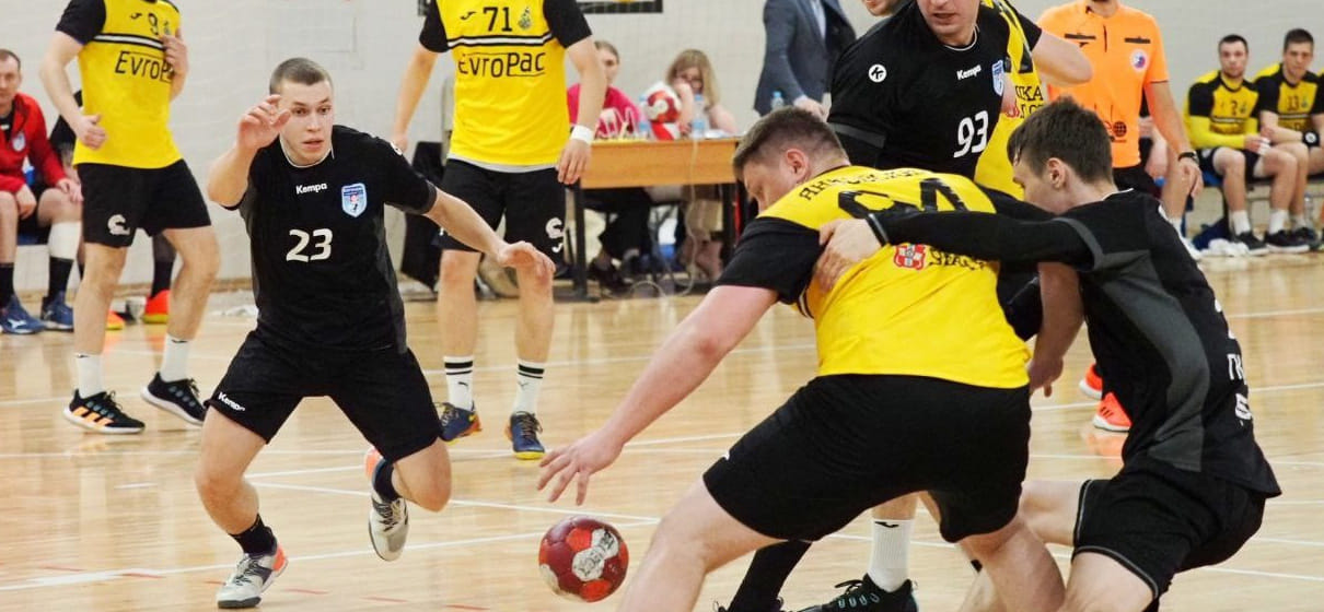 Переходные матчи. Главный тренер "Воронежа" Алексей Доронкин: "Хорошо, что забросили 32 мяча, но 35 пропущенных — это много" (ВИДЕО)