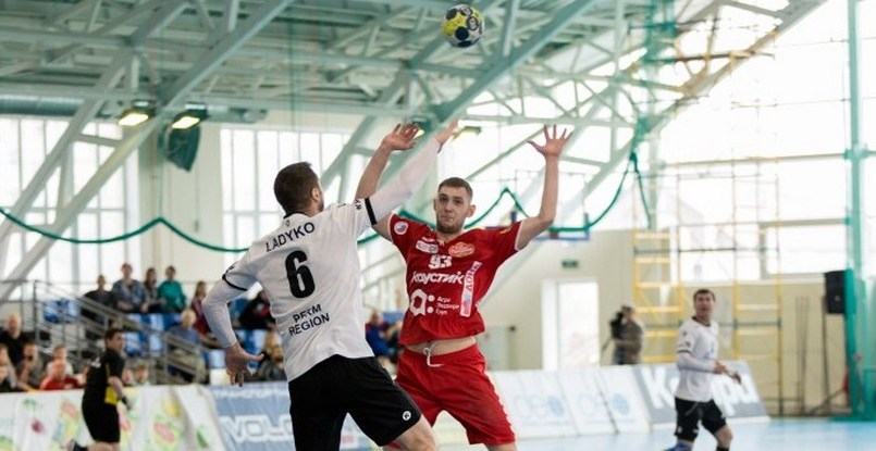 Суперлига. Дмитрий Бочарников и Евгений Степанов о матче "Каустик" — "Пермские Медведи"