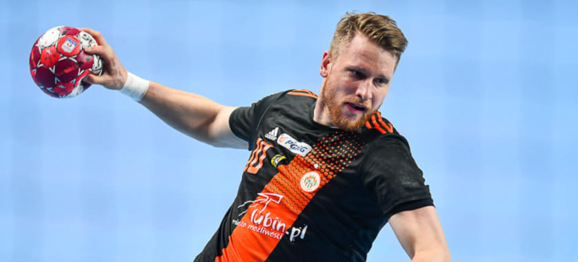Польша. Аутсайдеры чемпионата "Погонь" и "Тарнув" одержали победы в матчах 26-го тура над "Хробрым" и "Сталью"