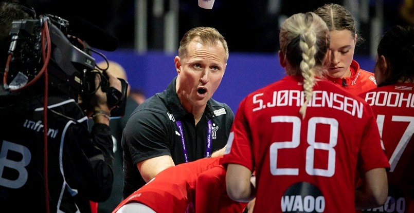 Клавс Бруун Йоргенсен: "Я был уверен в Сандре Тофт, не сомневался, что именно она должна идти на отражение пенальти"