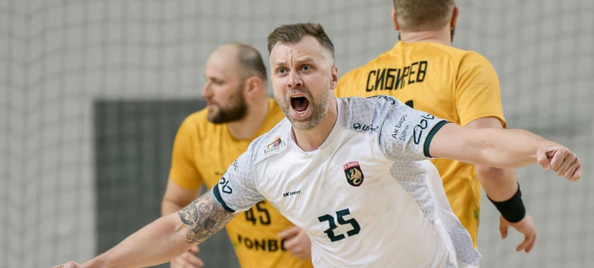 Юрий Семёнов из "Зиланта" возглавляет гонку бомбардиров высшей лиги, на три мяча опережая Ярослава Лукьянцева из "Акбузата"