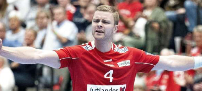 Дания. "Это опять повторилось". Разыгрывающий  "Ольборга" Арон Палмарссон снова получил травму