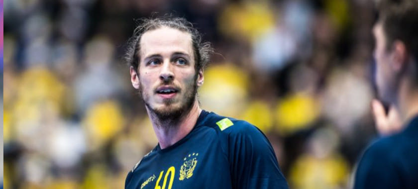 Швед Ким Экдаль дю Ритц, дважды завершавший игровую карьеру, возглавил сборную Гонконга. Он учится в университете этой страны с 2020 года