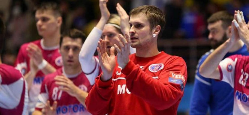 Вратарь "Мотора" Геннадий Комок: "Травму получил достаточно серьезную — разрыв ахилла. Случилось это на тренировке"