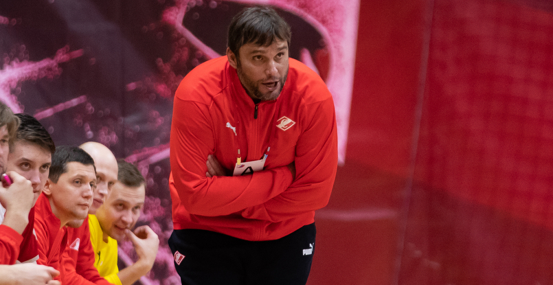 Суперлига. Олег Кулешов: "Был момент, когда пришлось брать тайм-аут и "вразумлять" игроков, придать им мотивации"