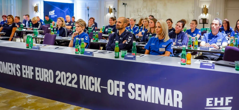 ЧЕ-2022. В Вене прошёл семинар для судей и делегатов. 13 экспертов объясняли нюансы изменений в правилах гандбола