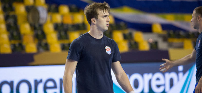 Польша. Официально. Правый полусредний Павел Пачковски, расторгнувший контракт с "Брестом", остаток сезона проведет в "Кельце"