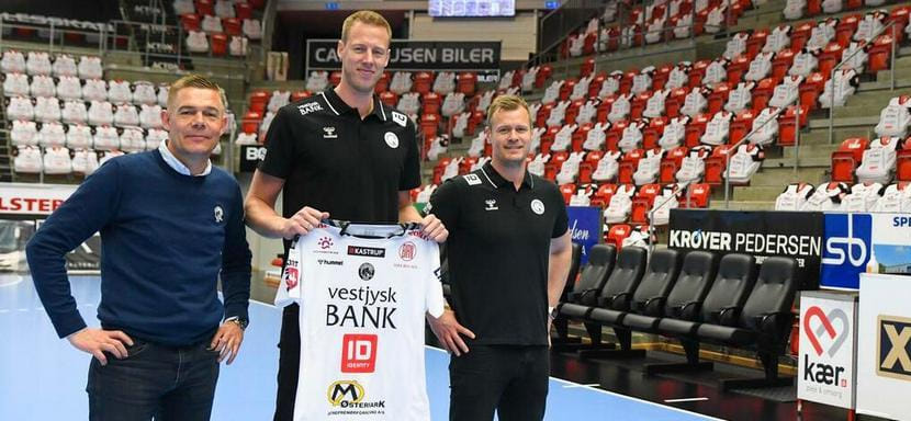 Дания. 32-летний левый полусредний венгерского "Веспрема" Николай Маркуссен перешел в "Хольстебро", где заменит Аарона Менсинга