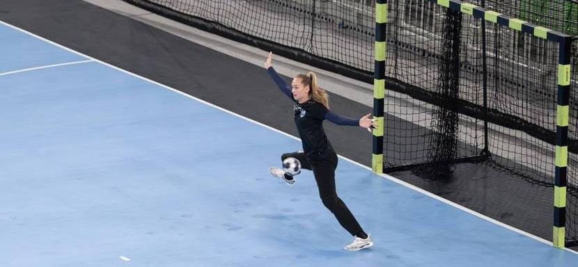 Голкипер сборной Швеции Эвелина Эрикссон после этого сезона сменит клуб в Румынии: она перейдёт из "Бухареста" в "Глорию Бистрицу"