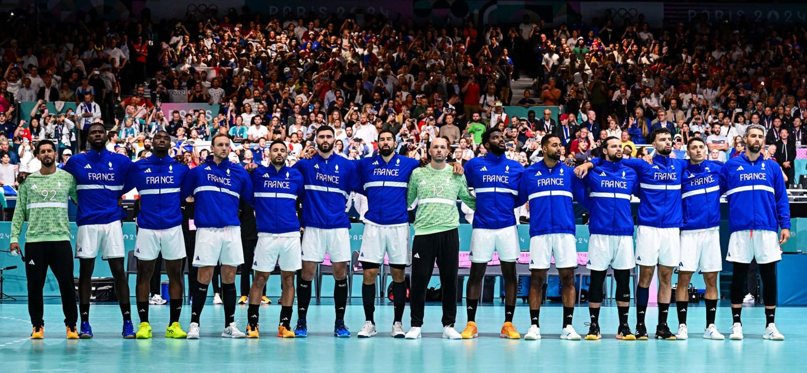 Пример для этих французов — Россия на ОИ-2004. Хозяева в Париже начали с оглушительного поражения