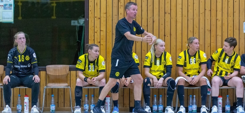 Женская бундеслига. Рулевой "Боруссии" Андре Фур: "За всё время работы тренером я ни разу не сталкивался с таким обилием травм"