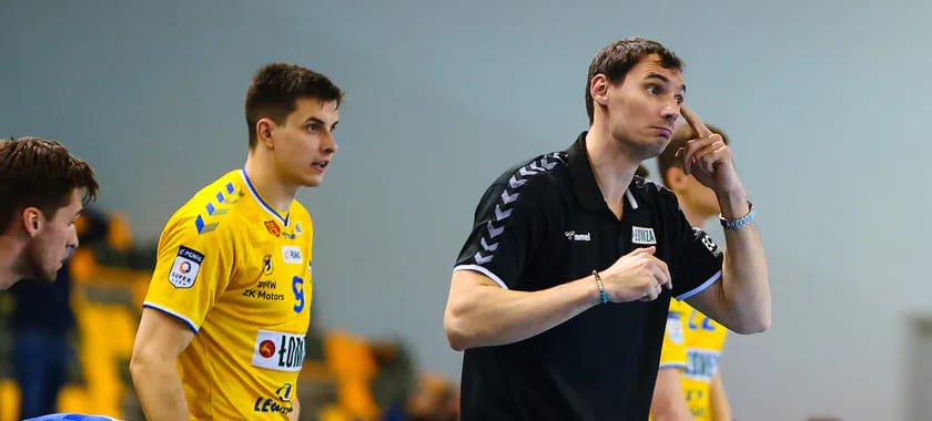 Польша. Кшиштоф Лиевски о поражении "Кельце" от "Вислы": "Поскольку в лигу вошёл спонсор с таким именем... Соединить все точки несложно"