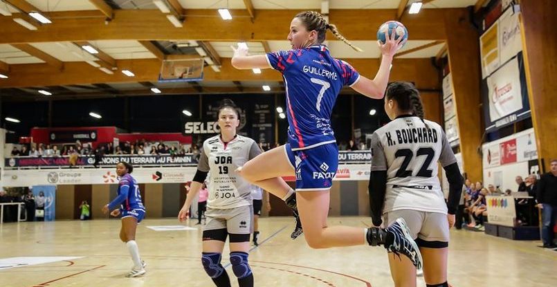 Франция. Левая крайняя "Мериньяка" Маэва Гийерме приняла решение завершить карьеру