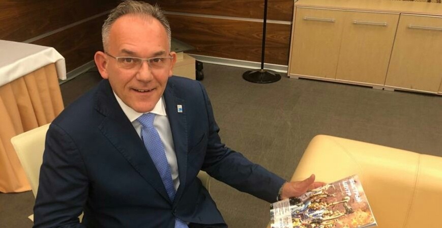  Директор CЕХА-Газпром-лиги Синиша Остоич. О крутых парнях с камешками в ботинках