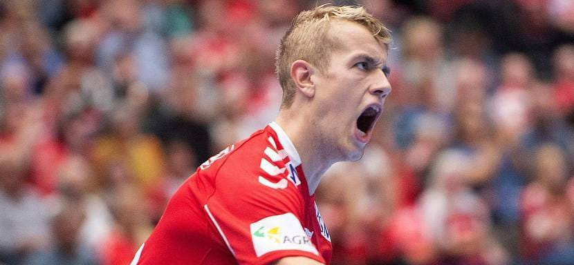 Дания. "Ольборг", соперник "Бреста" по группе Лиги чемпионов, подписал новый контракт с левым крайним Бастером Юулем-Лассеном